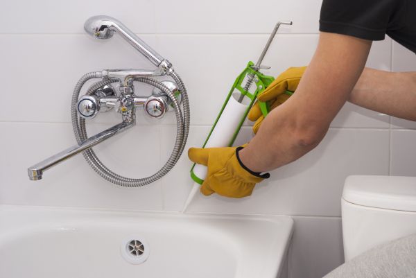 Cost of Bathtub Caulking in Westerville