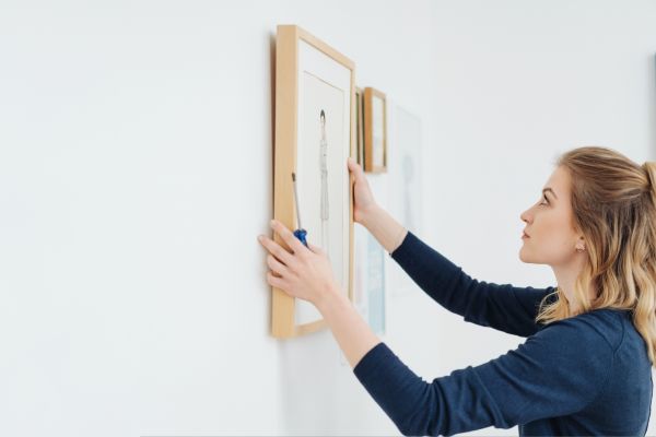 Cost of Picture Hanging Service in Westerville