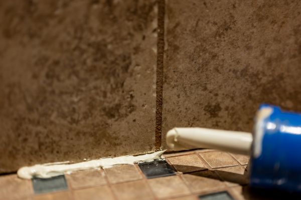 Cost of Shower Caulk Replacement in Westerville